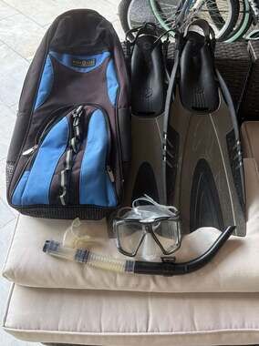 Aqua Lung Sport Snorkel Set with Fins, Mask, Snorkel and Gear Bag - Size L/XL